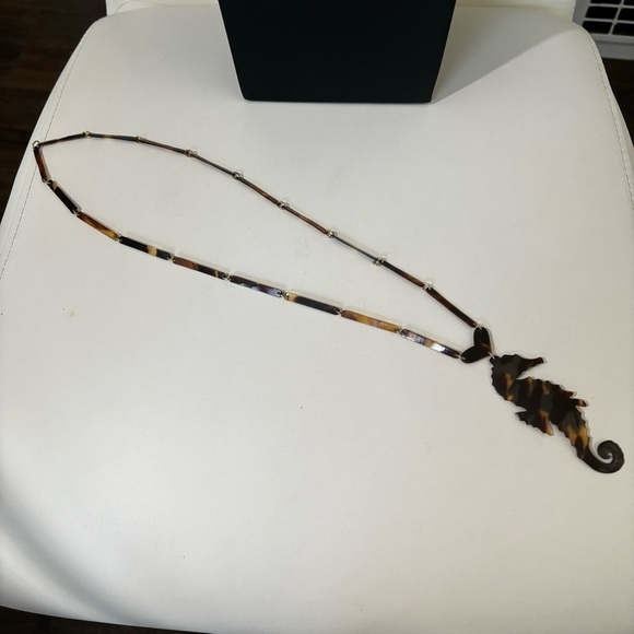 Vintage Tortoise Shell Celluloid Seahorse necklace - Picture 5 of 6